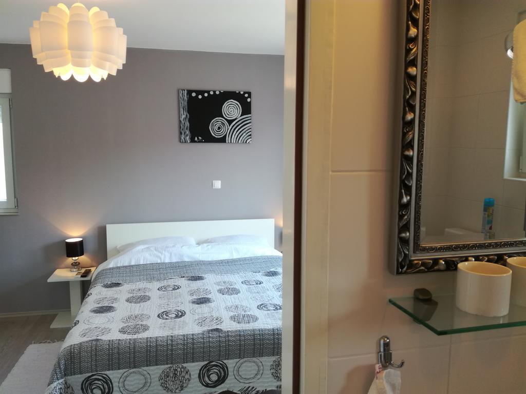 Guest House Dragic - Anex Zadar Ngoại thất bức ảnh